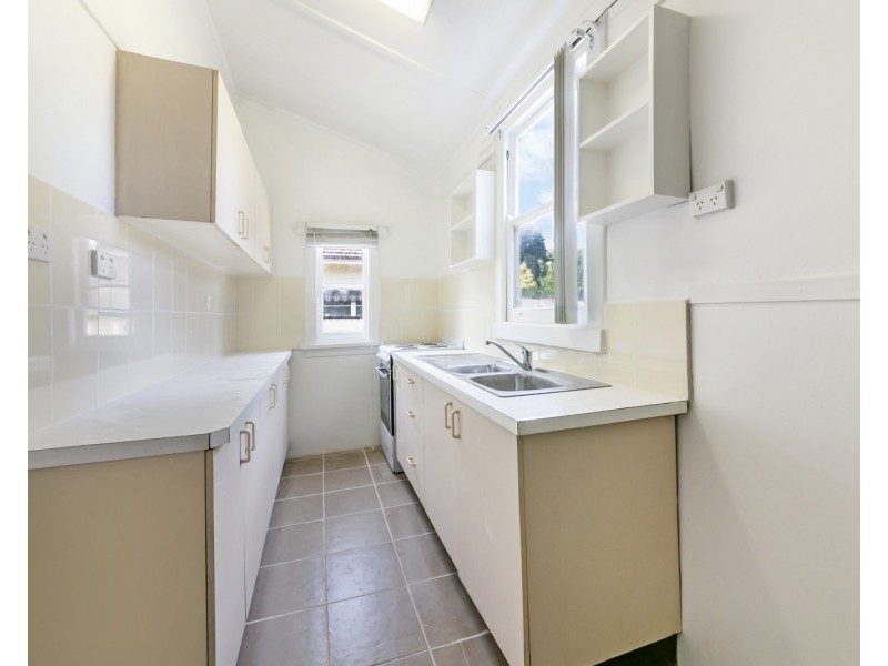 4 Birmingham St, Merrylands NSW 2160