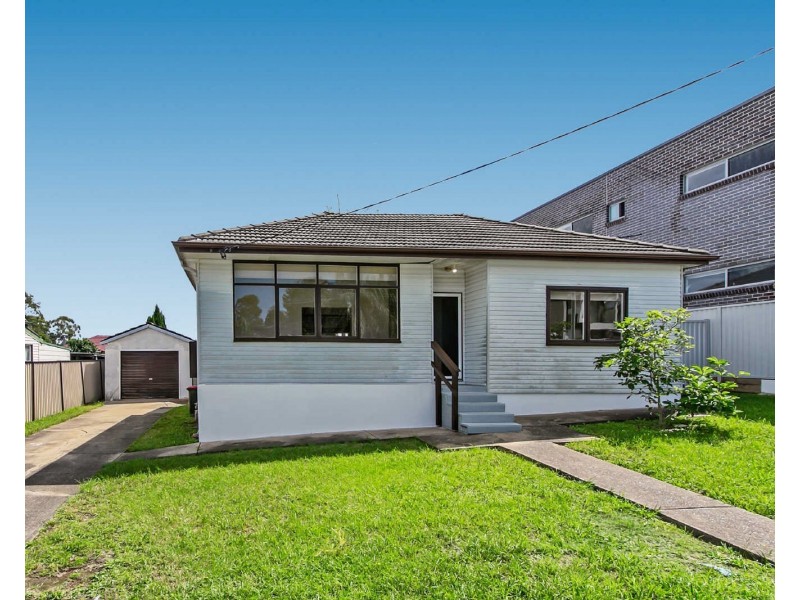 70 Queen St, Guildford NSW 2161