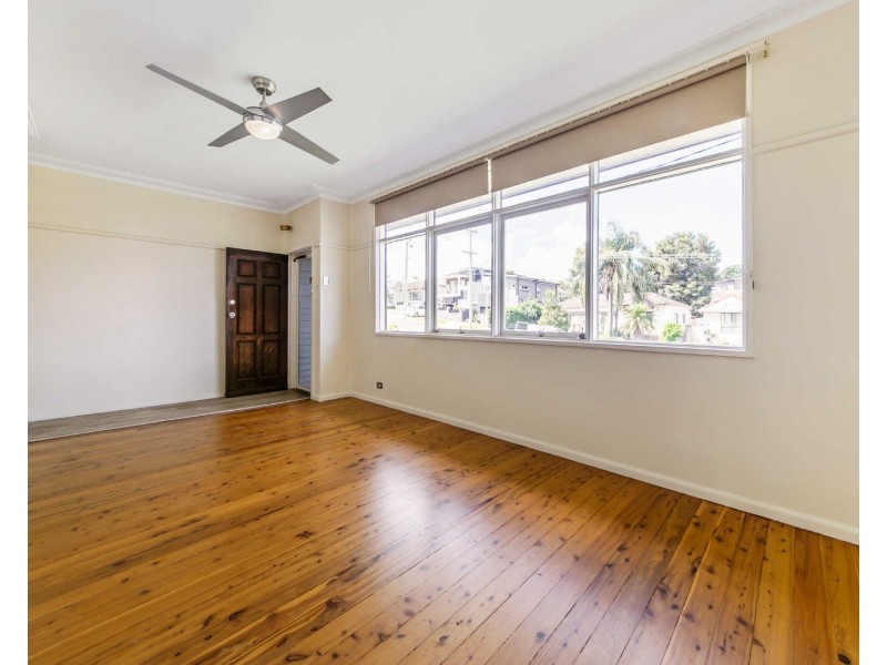 70 Queen St, Guildford NSW 2161