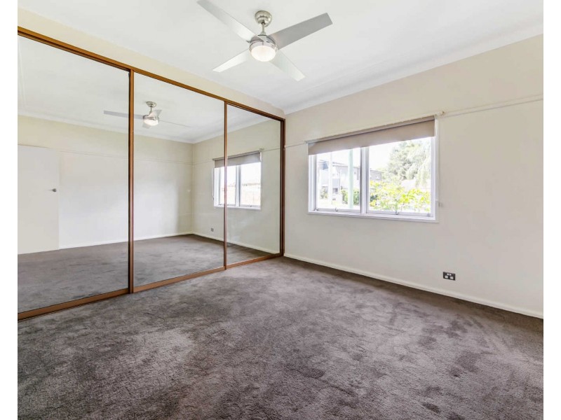 70 Queen St, Guildford NSW 2161