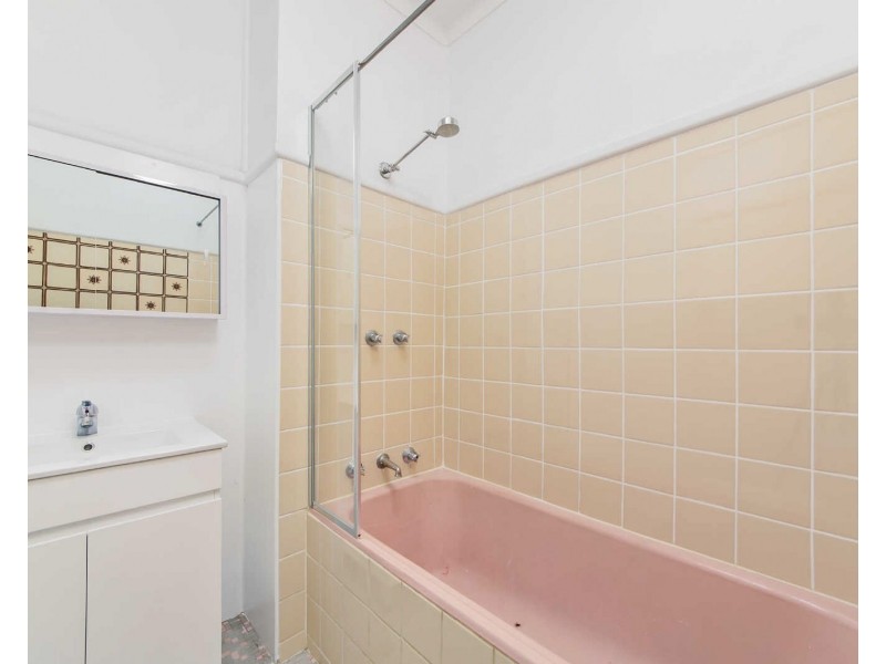 70 Queen St, Guildford NSW 2161