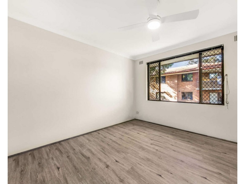 10/12 Cambridge St, Merrylands NSW 2160