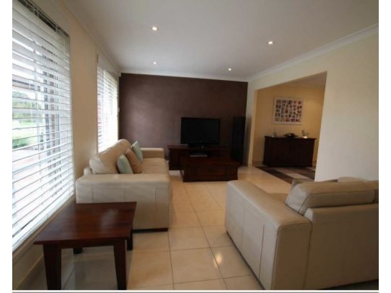 9 Ollier Cr, Prospect NSW 2148