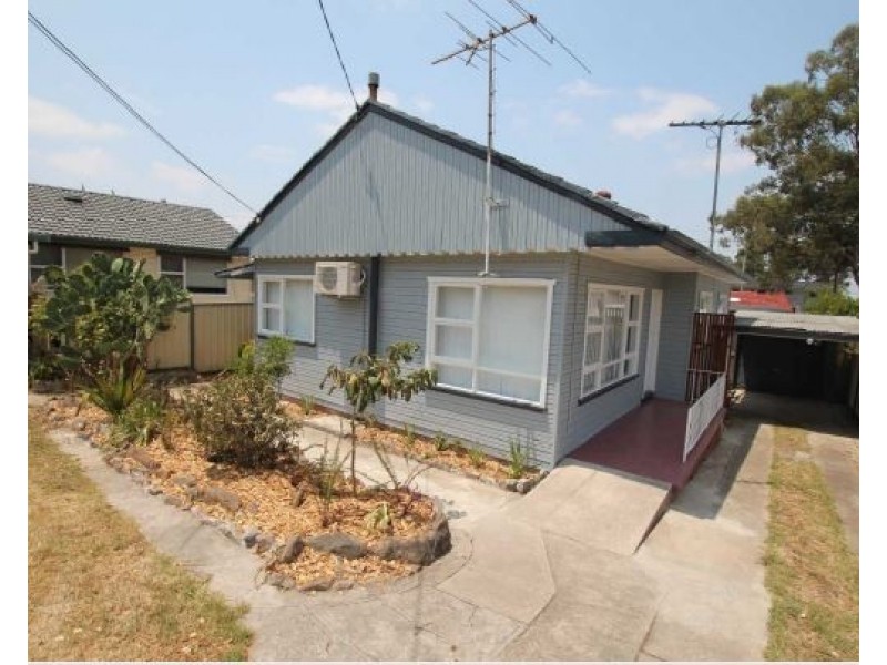 29 Pambula Cr, Woodpark NSW 2164