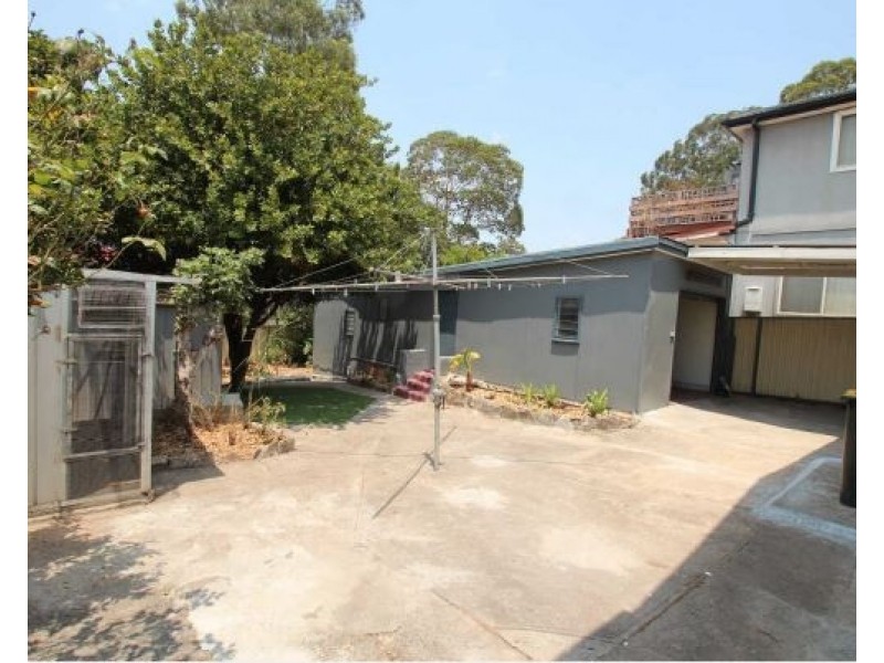 29 Pambula Cr, Woodpark NSW 2164