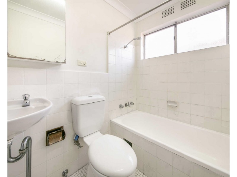 28/22 Newman St, Merrylands NSW 2160