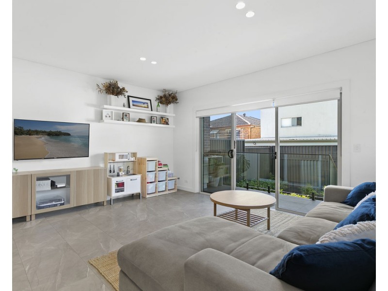 32a Arcadia Street, Merrylands NSW 2160