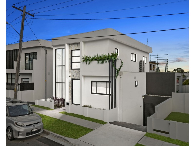 2a Brotherton Street, South Wentworthville NSW 2145