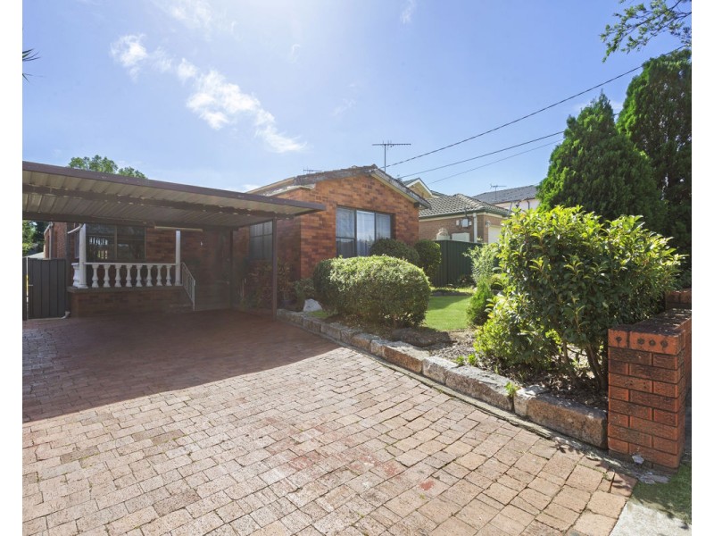 32 Lascelles Avenue, Greenacre NSW 2190