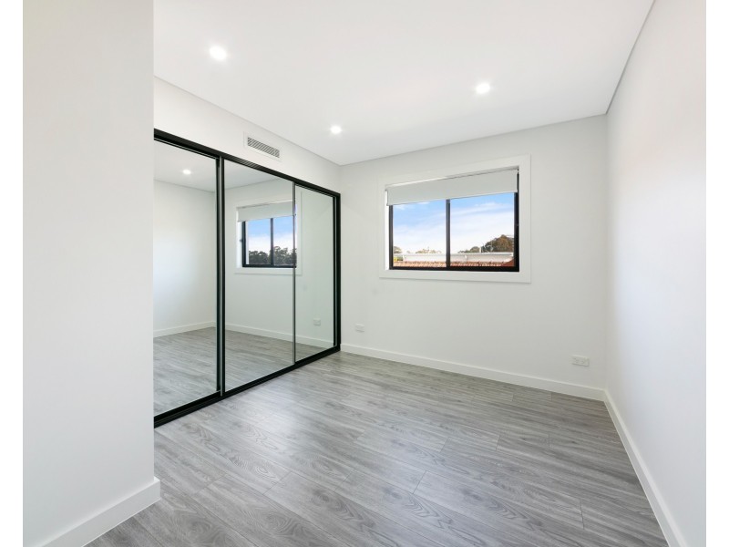 21a Barcom St, Merrylands West NSW 2160