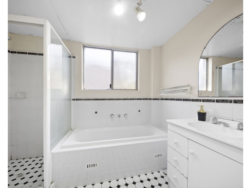 17/235 Targo Road, Toongabbie NSW 2146