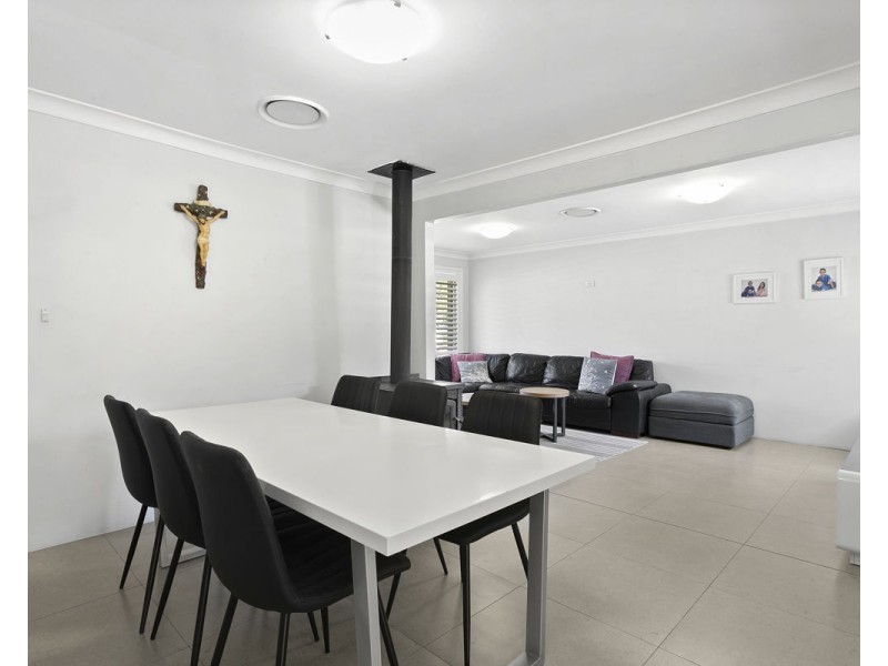 9 Desley Crescent, Prospect NSW 2148