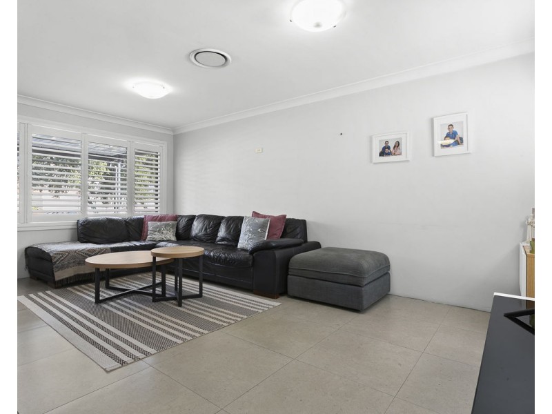 9 Desley Crescent, Prospect NSW 2148