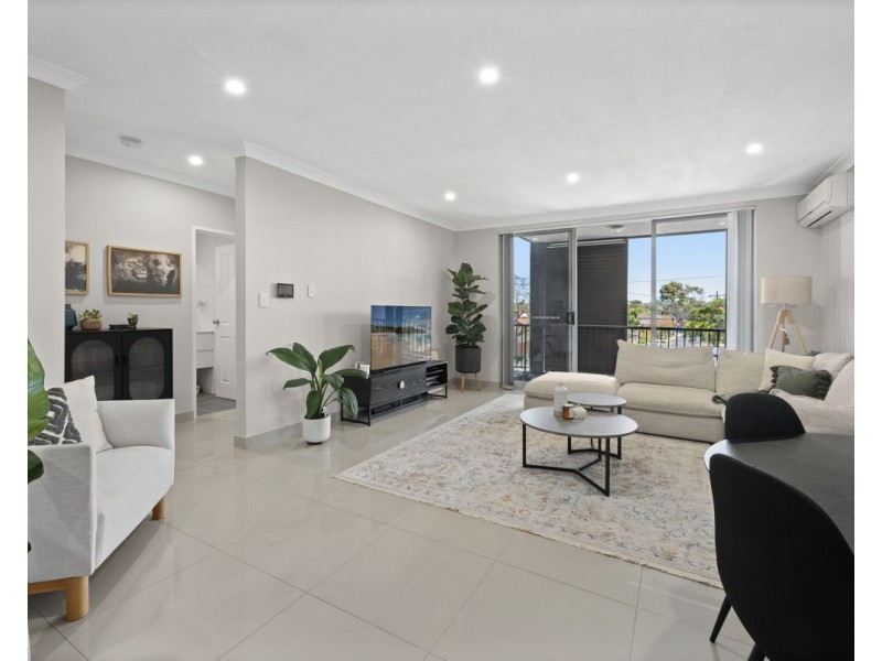 8/215-217 Woodville Road, Merrylands NSW 2160