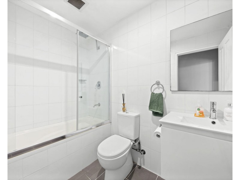 8/215-217 Woodville Road, Merrylands NSW 2160