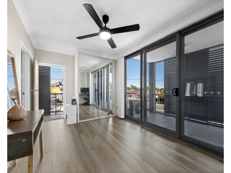 8/215-217 Woodville Road, Merrylands NSW 2160