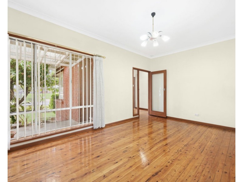 12 Fairmount Street, Merrylands NSW 2160