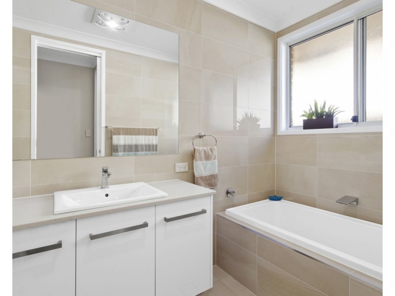 8 Lance Crescent, Greystanes NSW 2145