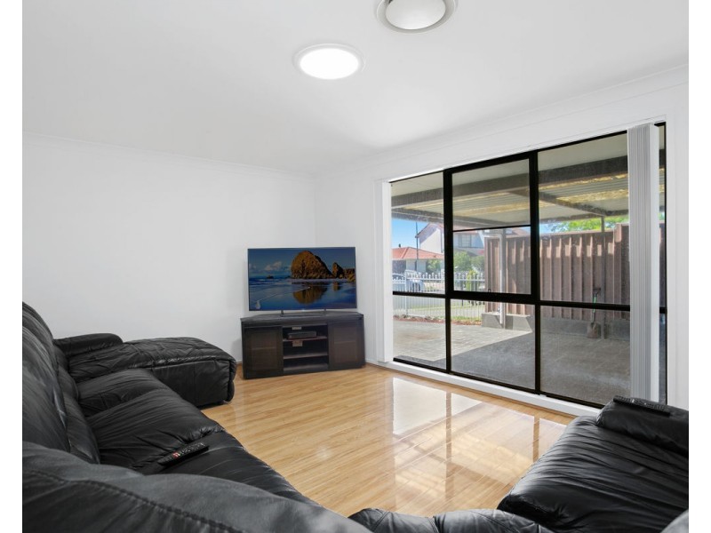 19 & 19a Moffitt Crescent, Edensor Park NSW 2176