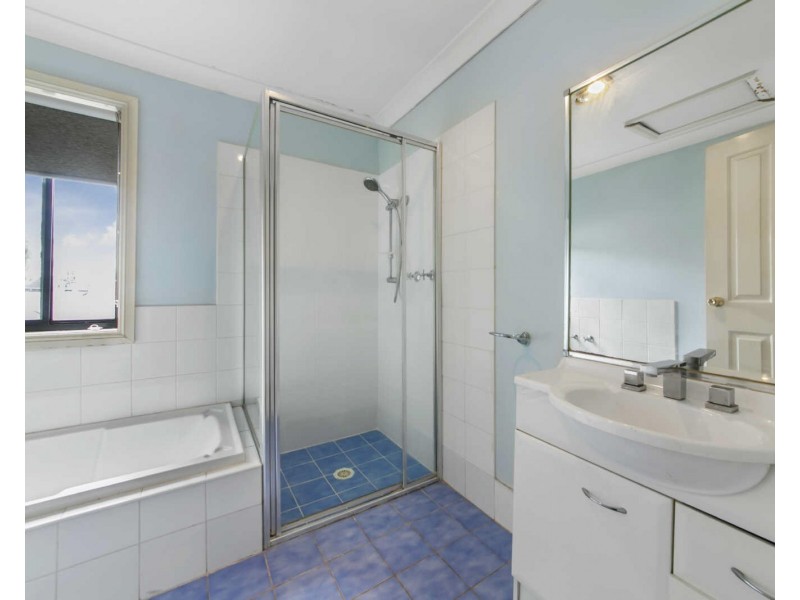 10 Macquarie Rd, Greystanes NSW 2145