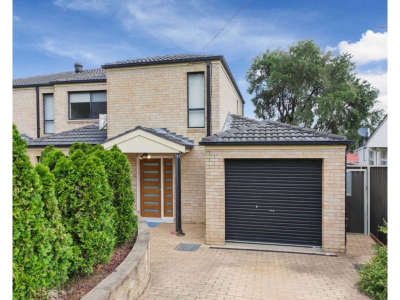 10 Macquarie Rd, Greystanes NSW 2145