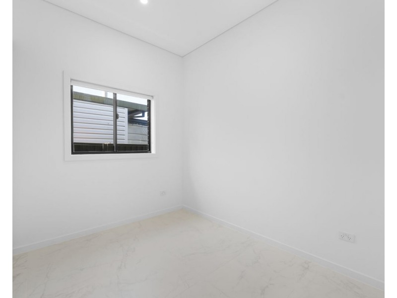 8a Camellia Street, Greystanes NSW 2145