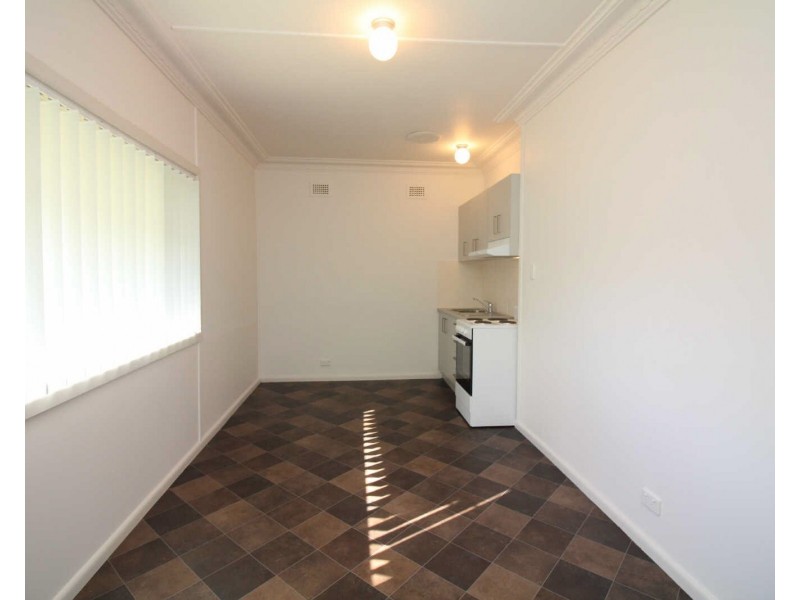 1/11 Shackel Av, Guildford NSW 2161