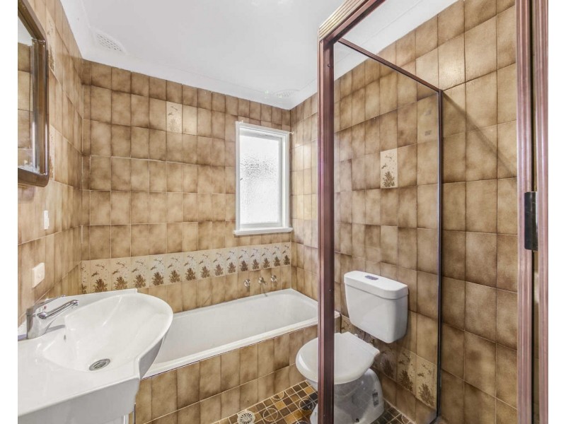 2 Tulip St, Greystanes NSW 2145