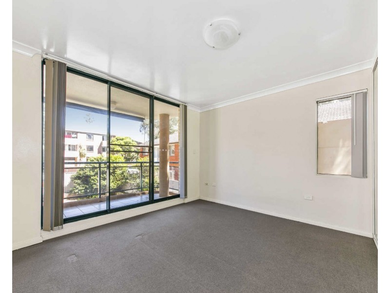 3/43 Memorial Av, Merrylands NSW 2160