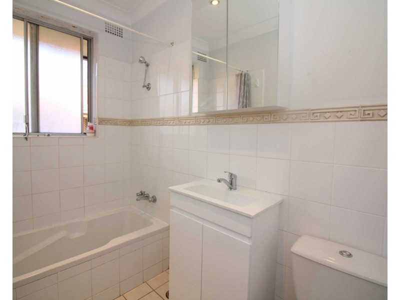 4/25 Addlestone Rd, Merrylands NSW 2160