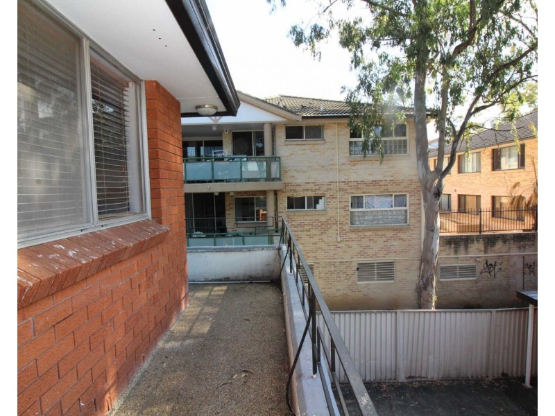 4/25 Addlestone Rd, Merrylands NSW 2160