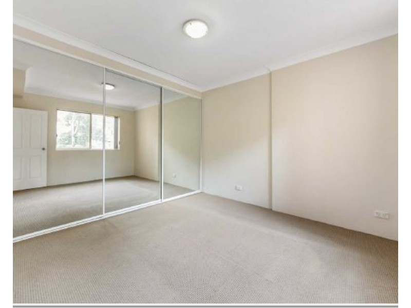 2/53 Kenyons Rd, Merrylands NSW 2160