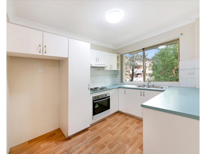 13/237 Targo Rd, Toongabbie NSW 2146