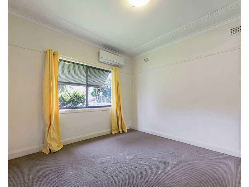 24 Windsor Rd, Merrylands NSW 2160