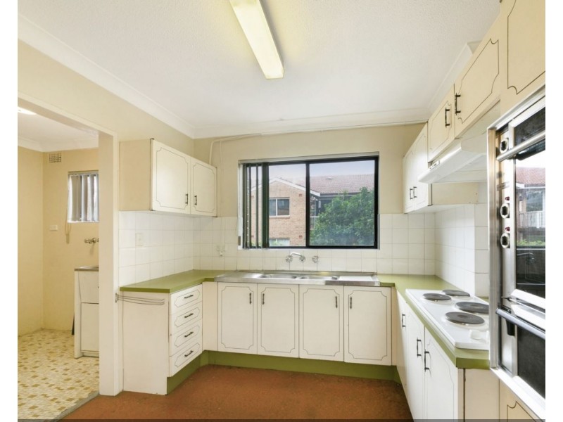 8/28 Treves St, Merrylands NSW 2160