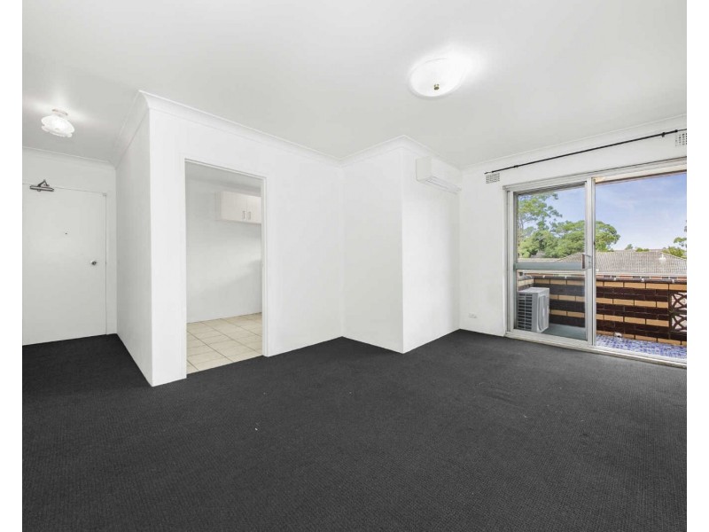 8/11 Birmingham St, Merrylands NSW 2160