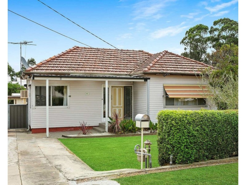 11 Mark St, Merrylands NSW 2160