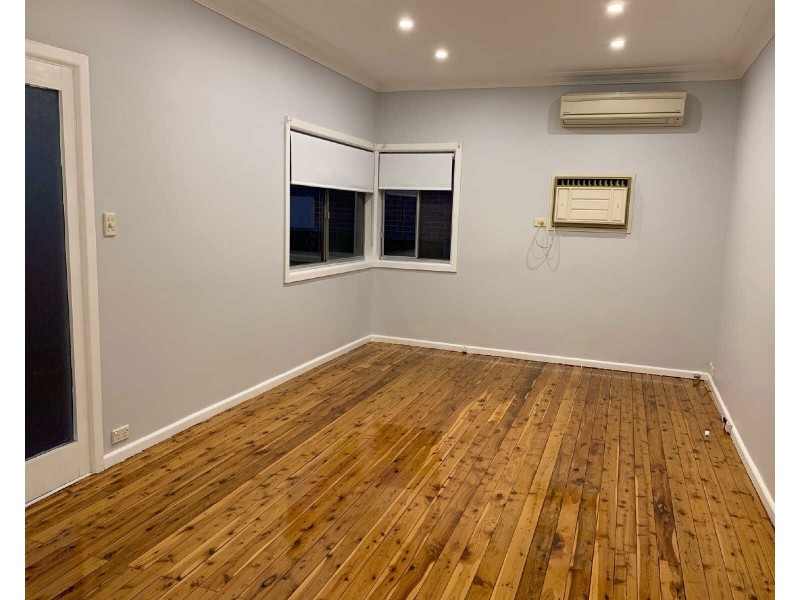 11 Mark St, Merrylands NSW 2160