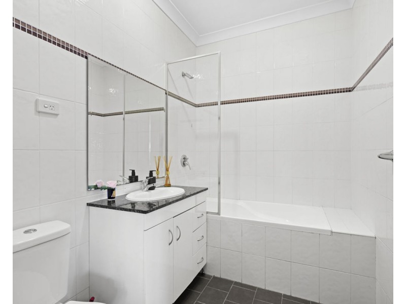 16/8 Refractory Court, Holroyd NSW 2142