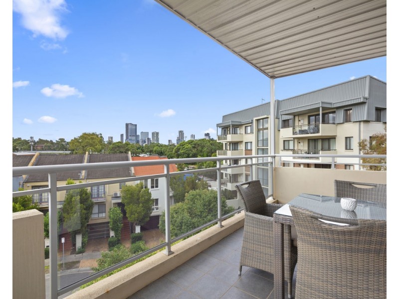16/8 Refractory Court, Holroyd NSW 2142