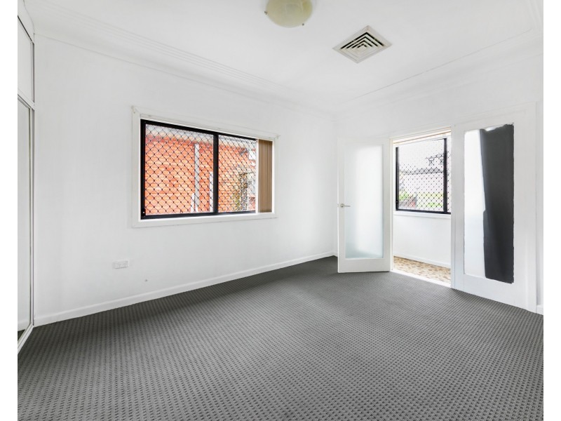 42 Cartwright Av, Merrylands NSW 2160