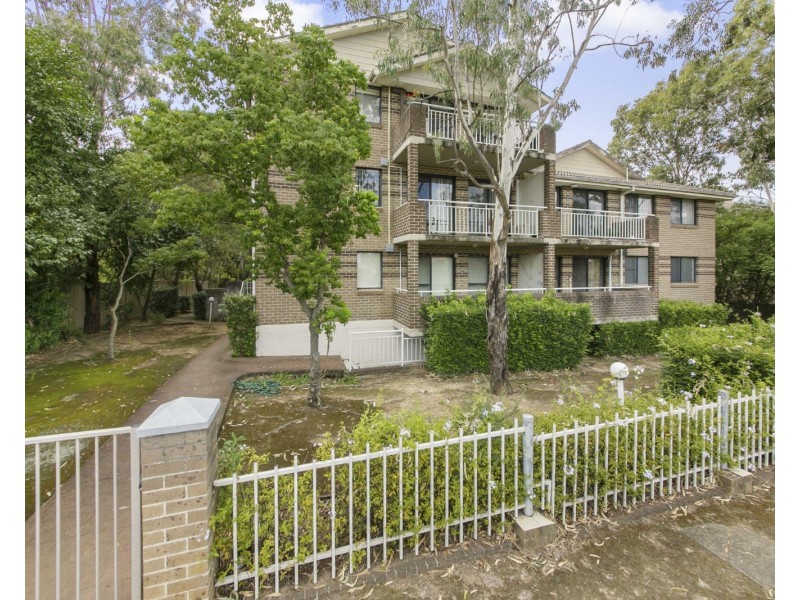 9/13 Oxford St, Merrylands NSW 2160