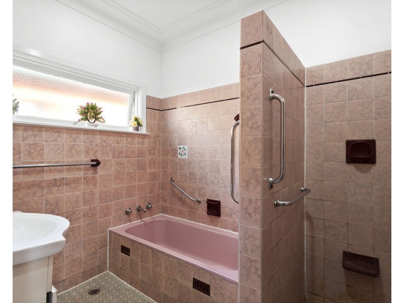 17 Bury Road, Guildford NSW 2161