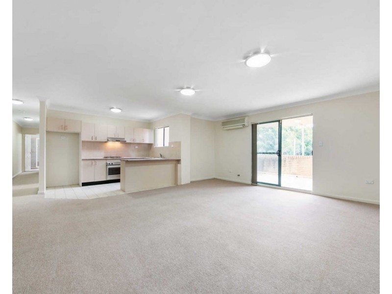 8/29 Memorial Av, Merrylands NSW 2160