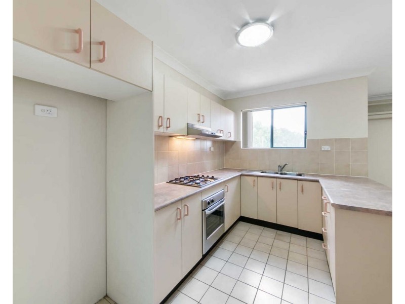 8/29 Memorial Av, Merrylands NSW 2160