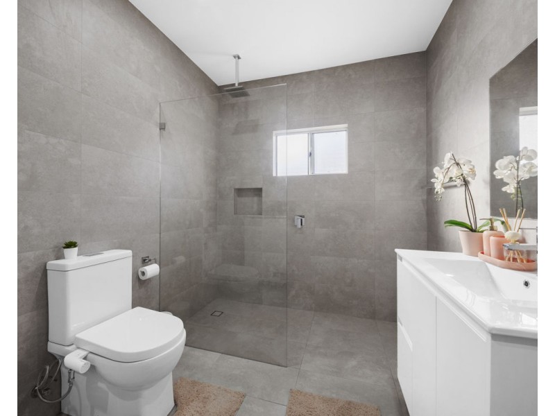 8 & 8a Bury Road, Guildford NSW 2161