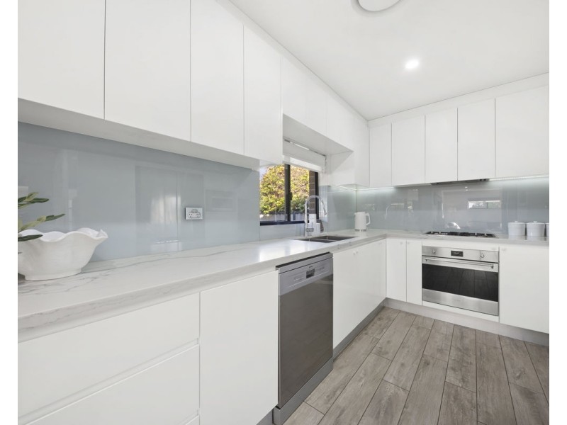 8 & 8a Bury Road, Guildford NSW 2161