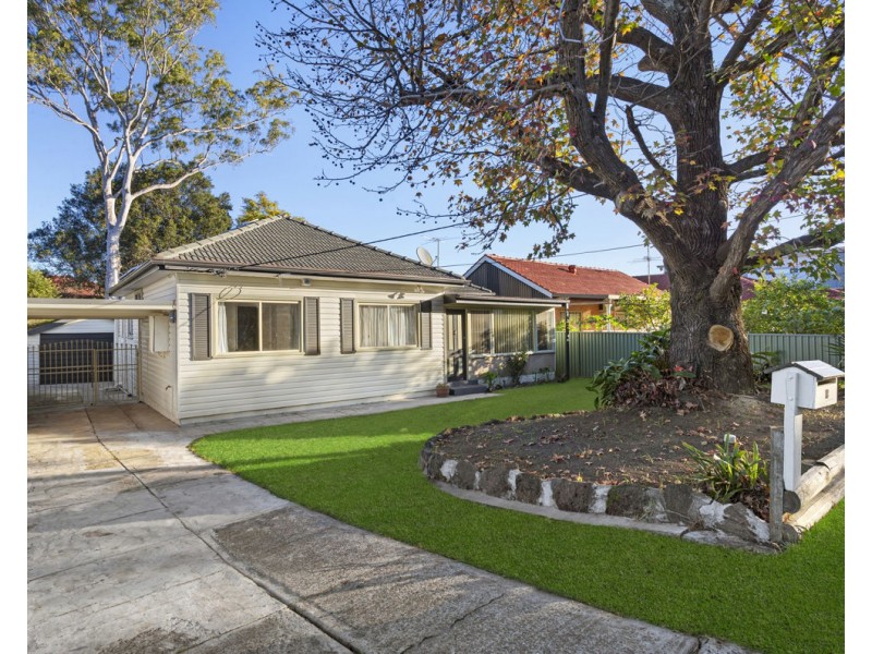 18 Lowana Avenue, Merrylands NSW 2160