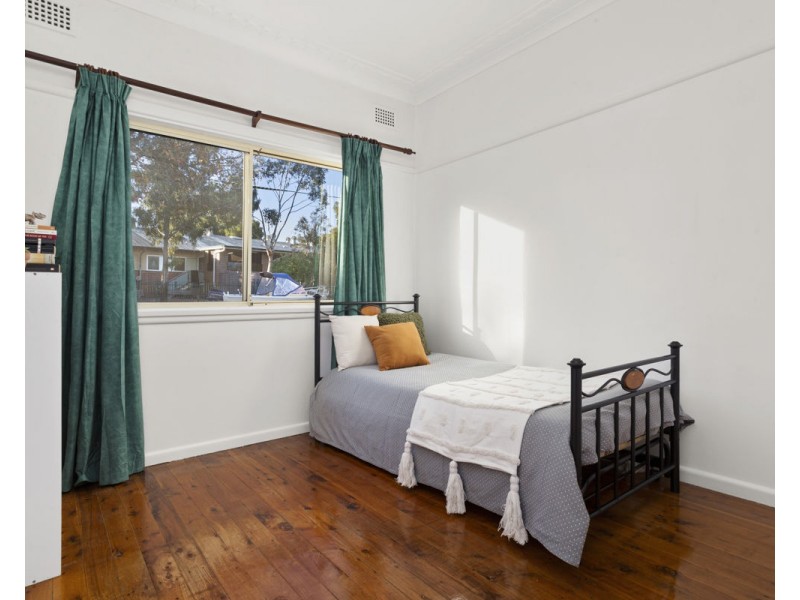 18 Lowana Avenue, Merrylands NSW 2160