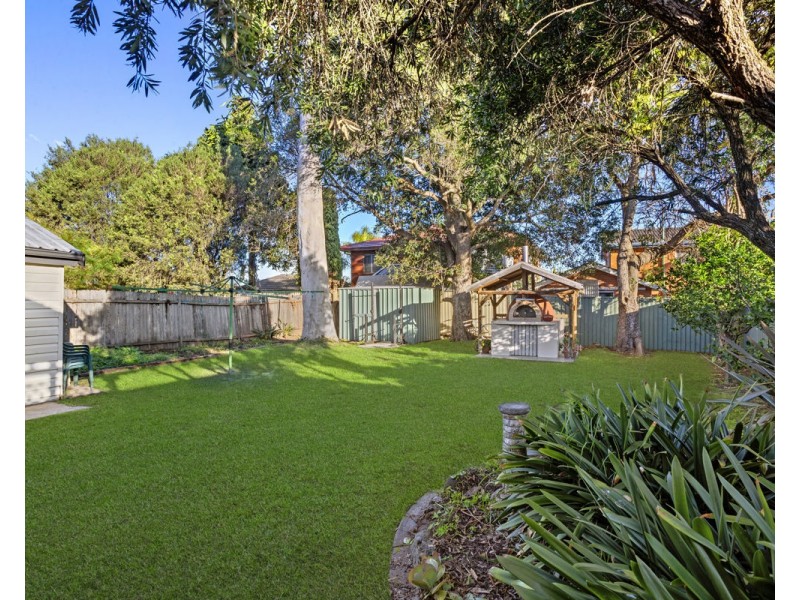 18 Lowana Avenue, Merrylands NSW 2160